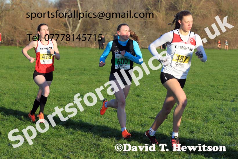 Womens under-17s and under-20s, 2022 North Eastern Cross Country Champs., Temple Park, South Shields.  Photo: David T. Hewitson/Sports for All Pics